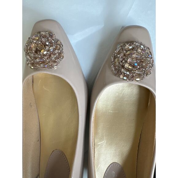 TORTA CALIENTE Pale Pink Slip On Pump Women's Shoes Jeweled Toe Patent SZ 7 EUC - Picture 5 of 5